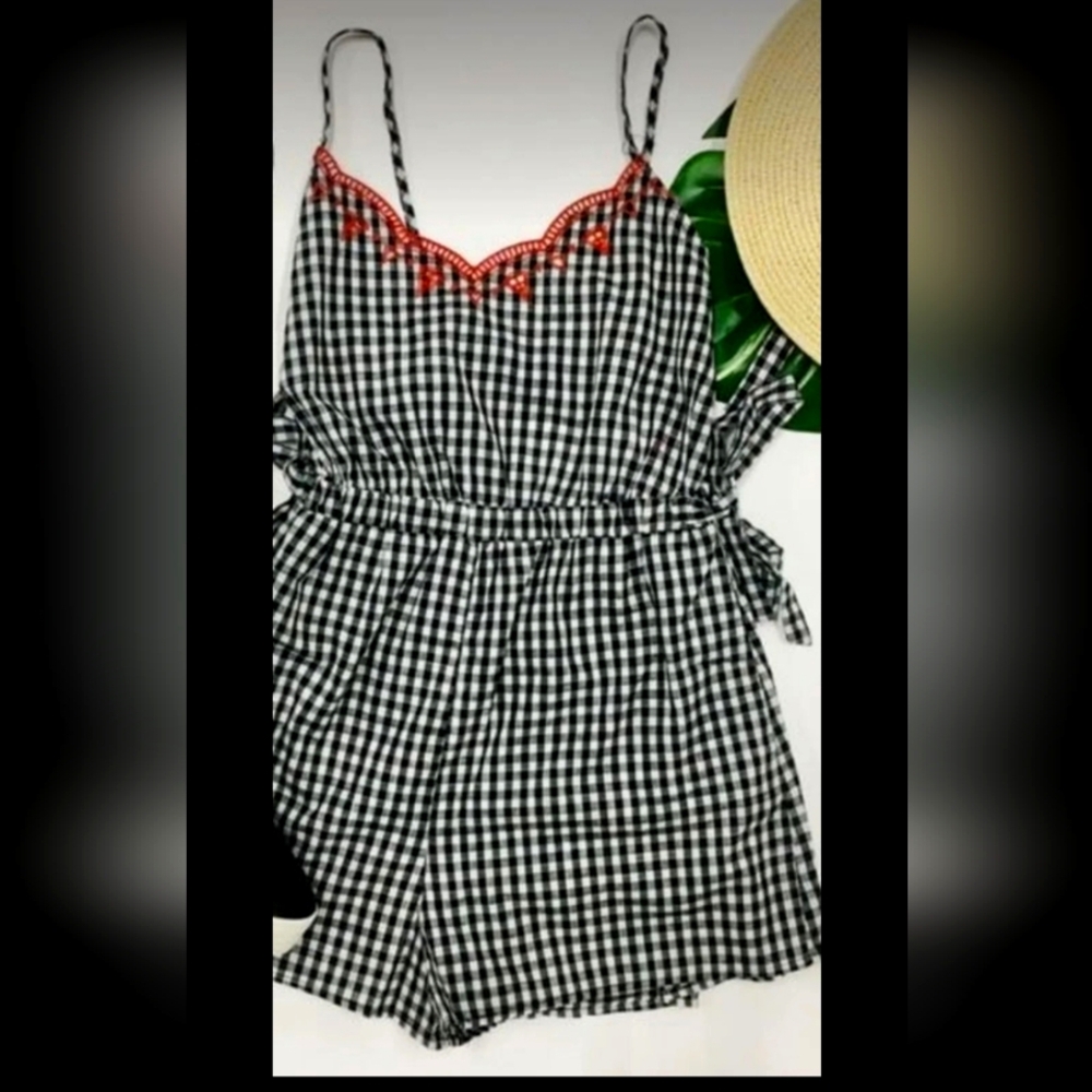 Lush Gingham Romper Sz Small